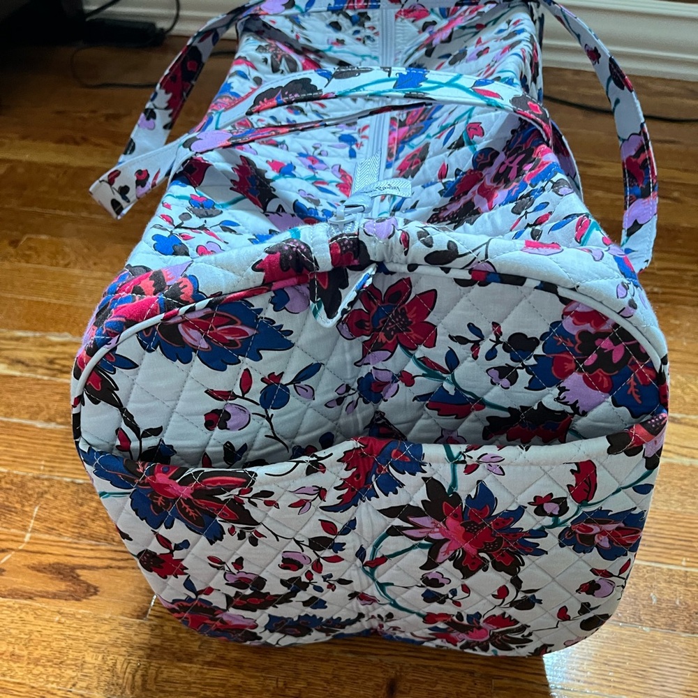 Vera Bradley Large Traveler Duffle - Picture 4 of 7